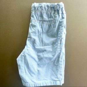 Boy’s Sear-sucker Carter’s shorts sz 8